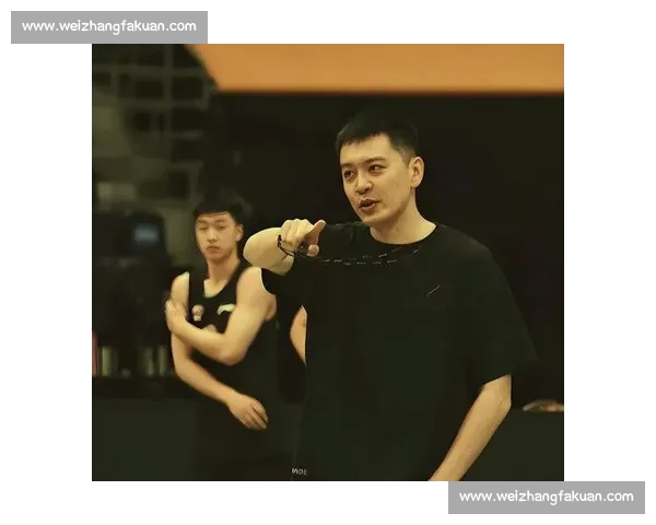 杨鸣下课传闻再起?辽篮锁定 50 岁冠军教头 系艾伦挚友 杨鸣下课传闻再起?辽篮锁定 50 岁冠军教头 系艾伦挚友